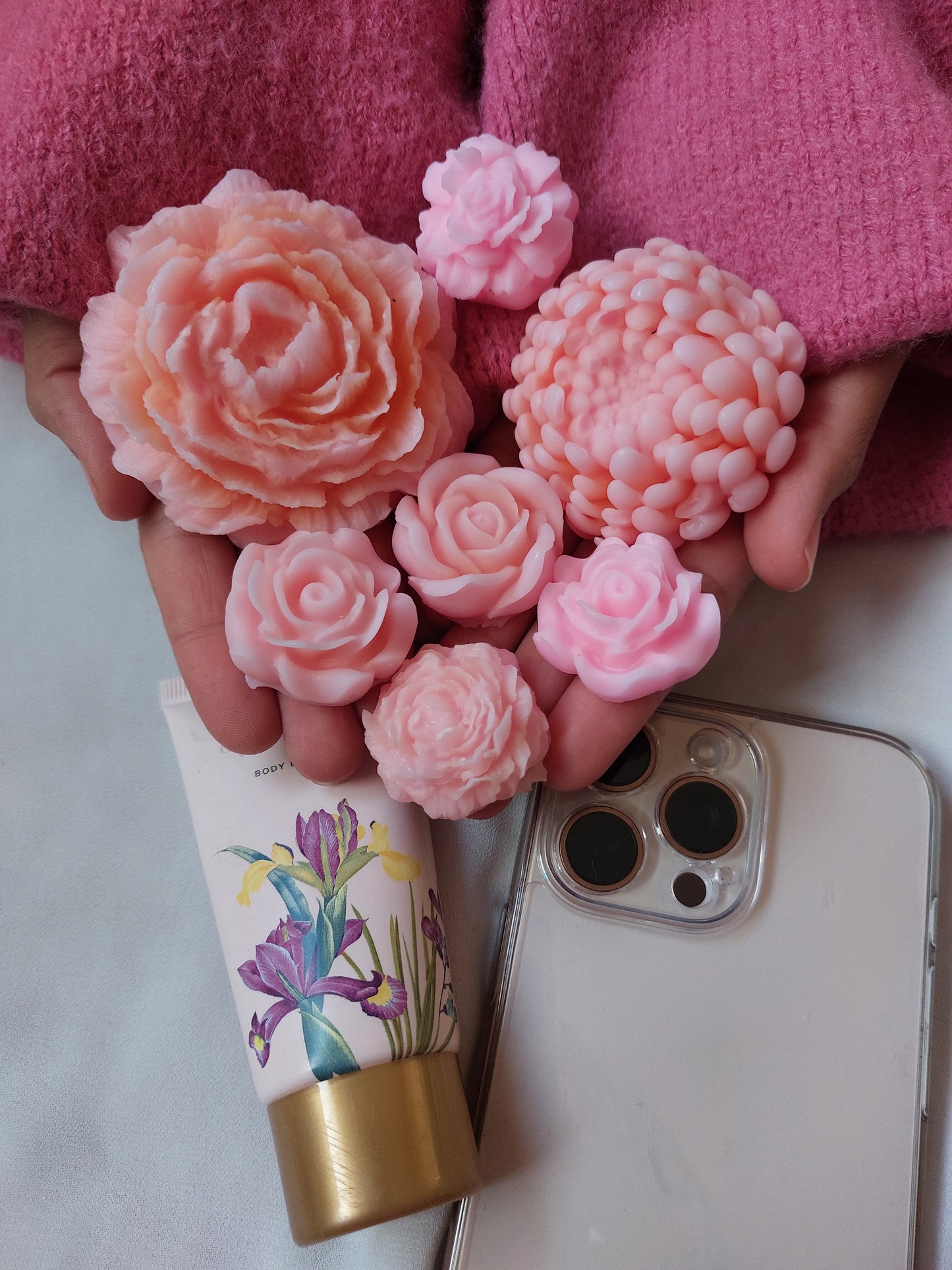 Luxury Floral Candle – Elegant Home Décor with Signature Ladies’ Perfume Aroma