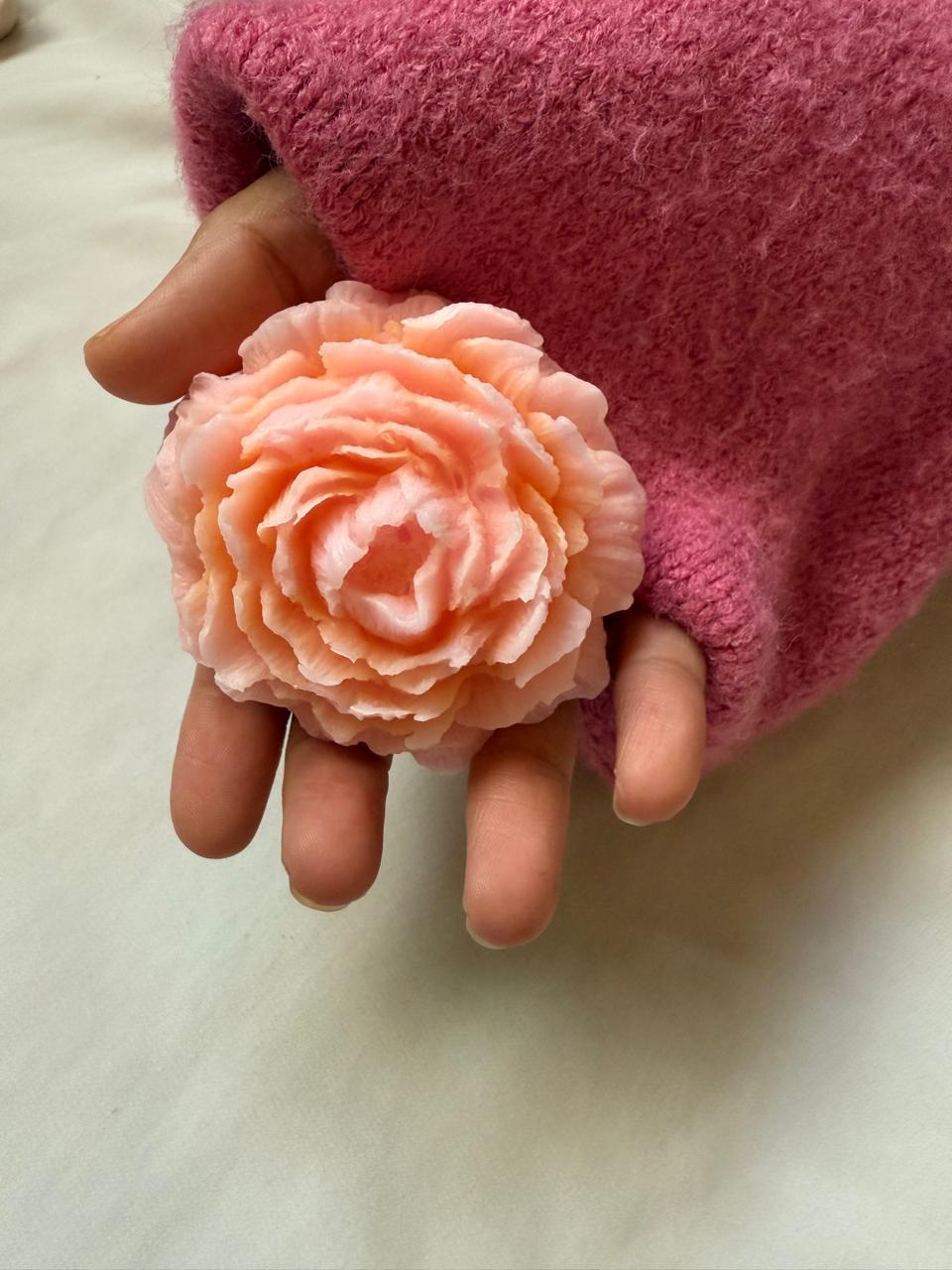 Luxury Floral Candle – Elegant Home Décor with Signature Ladies’ Perfume Aroma