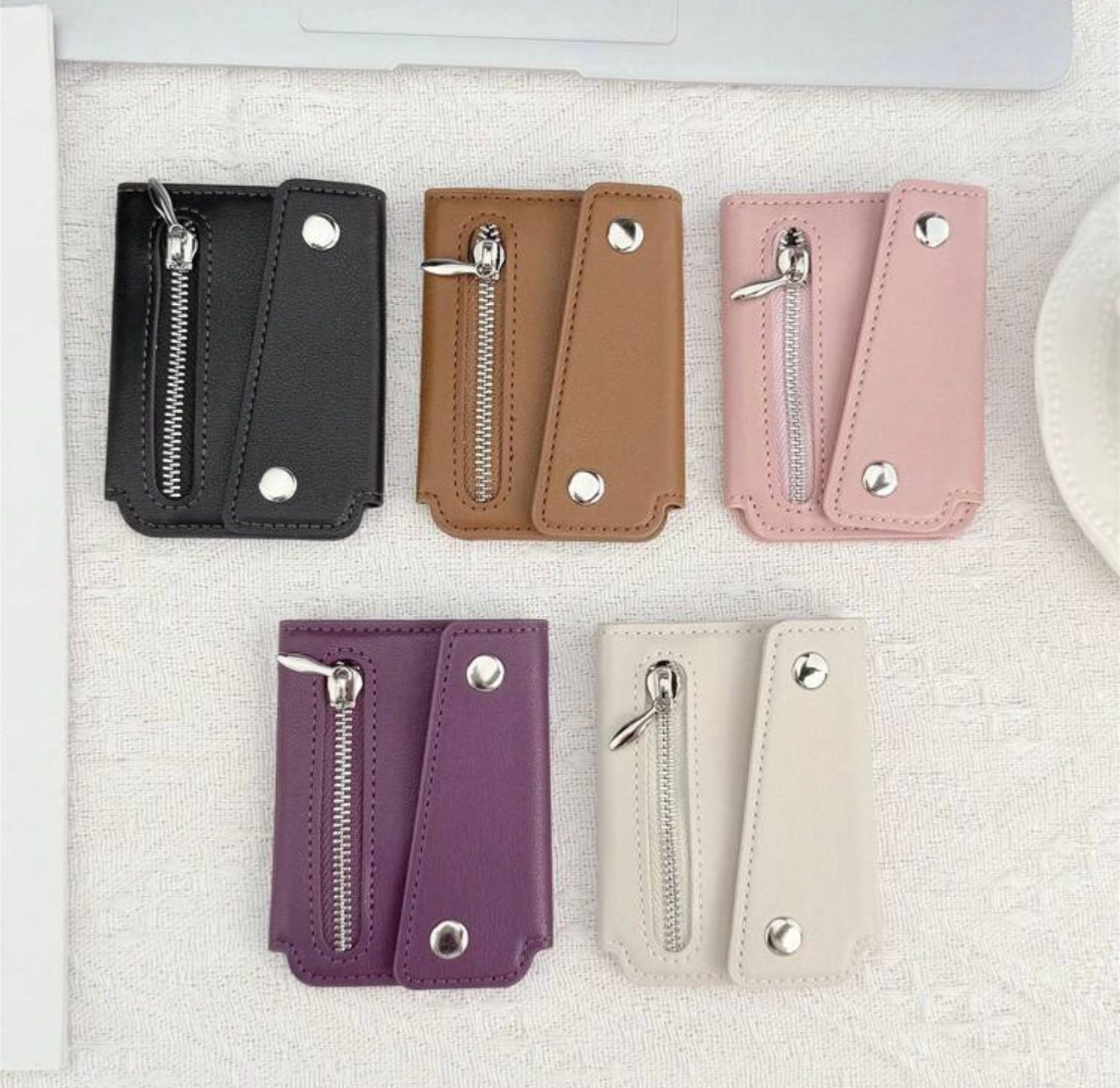 FlexiCarry™, the all-in-one phone companion