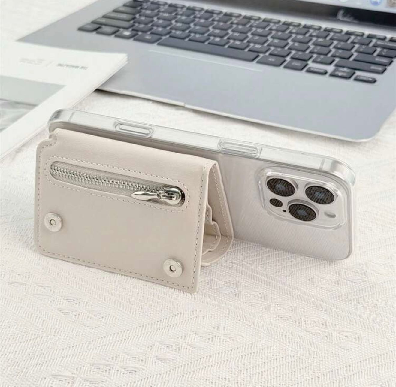 FlexiCarry™, the all-in-one phone companion