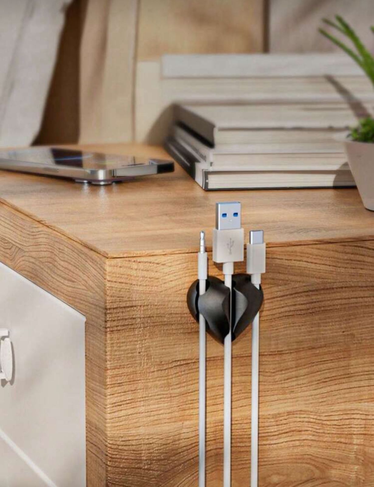 HeartClip™ Silicone Cable Organizer 💖✨