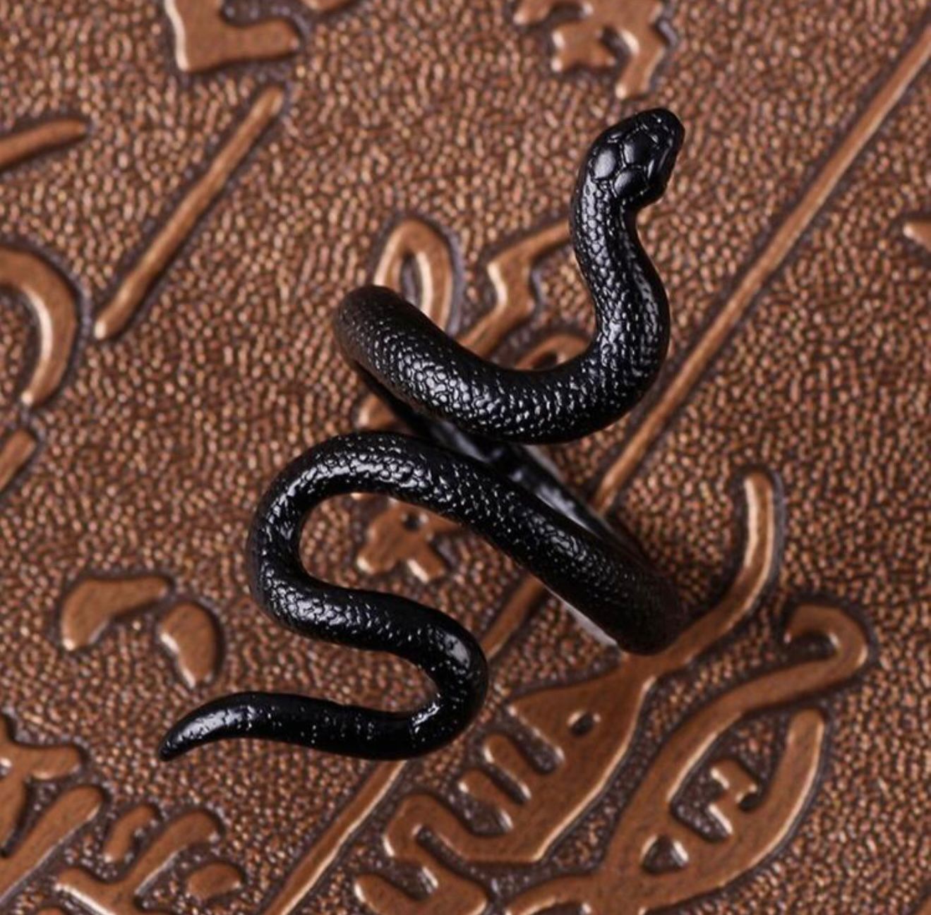 “Serpent Queen Ring”