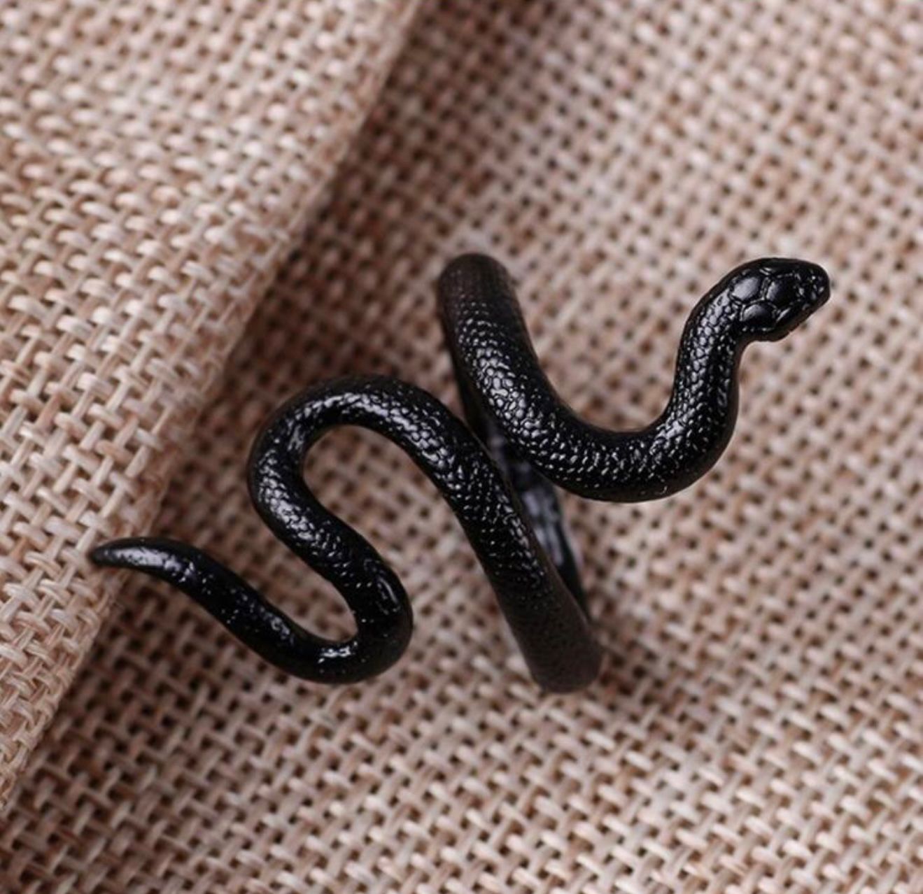 “Serpent Queen Ring”